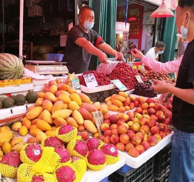 翻车了！中国第一家水果专卖店竟用变质水果做水果拼盘？雷竞技raybet官网